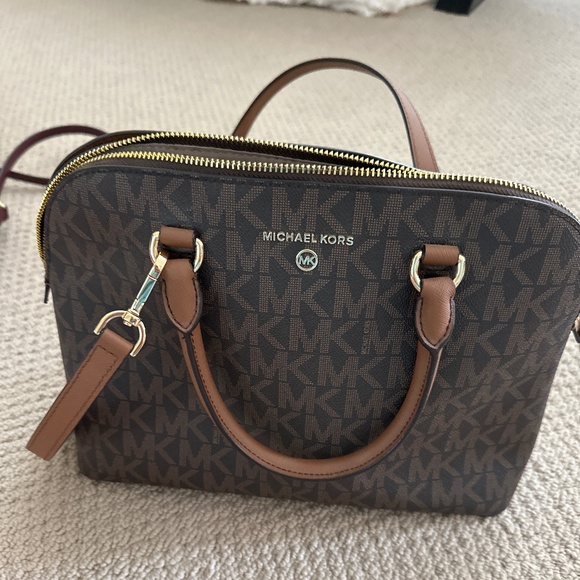 Michael Kors bag - Picture 1 of 3
